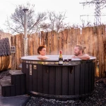 Home | Hottub Qrest Q tub XL extern kunsthout kachel hybride4 Home | Hottub Qrest Q tub XL extern kunsthout kachel hybride4