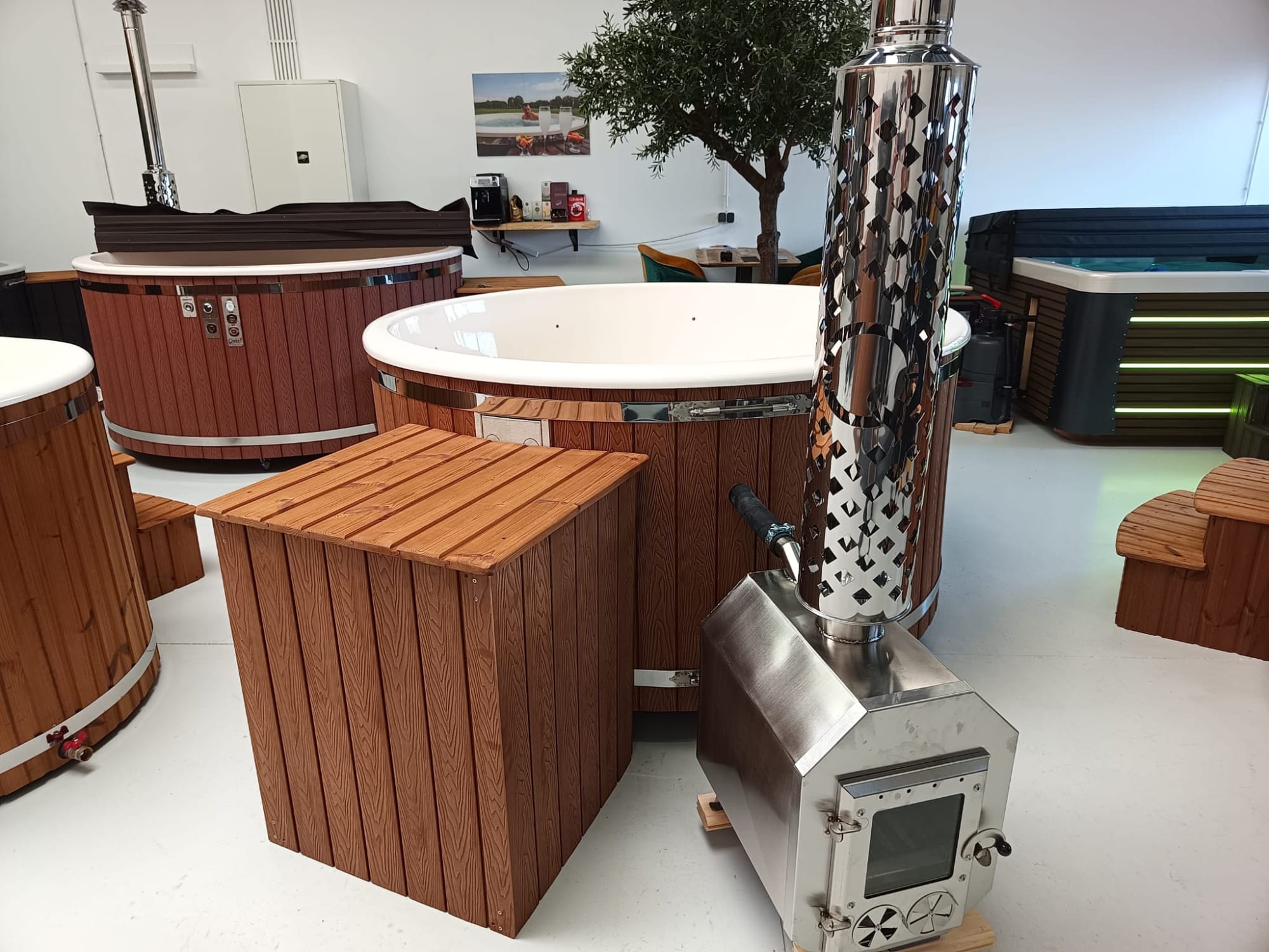 Showroom-voorraad_model-Hottub-q-tub-XL-houtgestookt