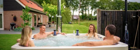 Jacuzzi_gezeligheid_wellness_qrest Home | Jacuzzi gezeligheid wellness qrest