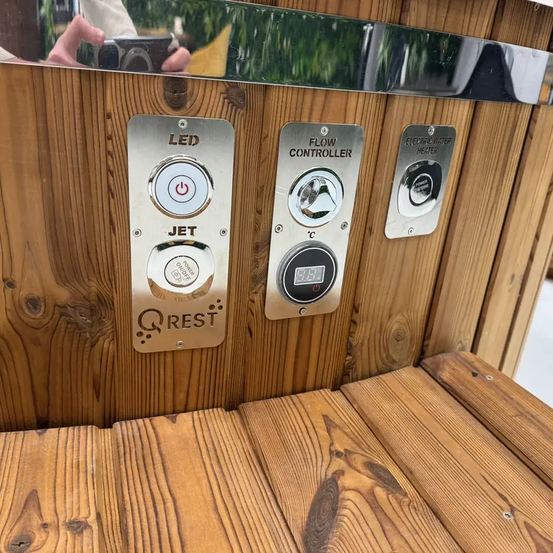 Spa gonflable électrique en Thermowood, Q-tub XL 3kW | Spa gonflable électrique en Thermowood Q tub XL 3kW 7 Spa gonflable électrique en Thermowood, Q-tub XL 3kW - Image 6