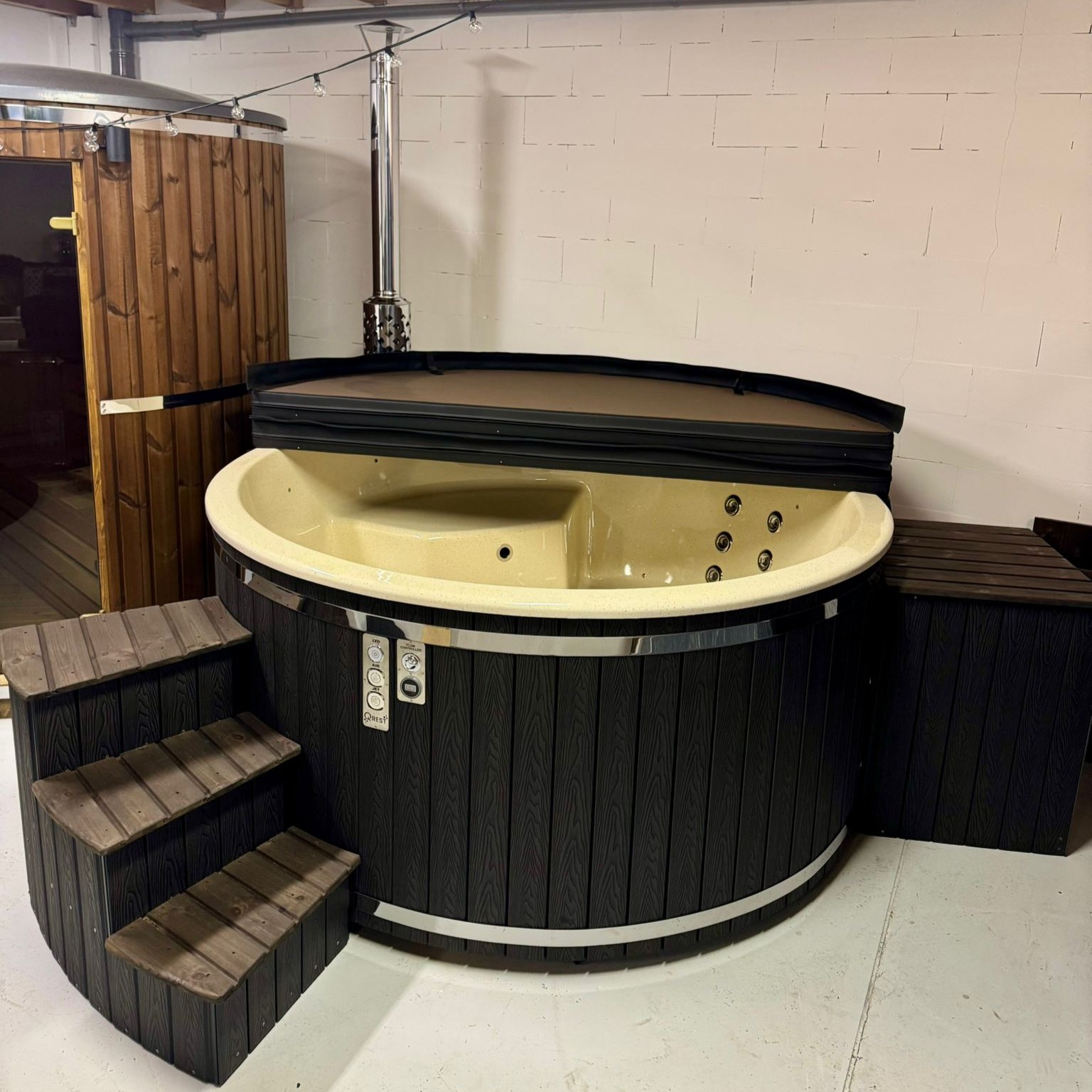 Hottub houtgestookt intern